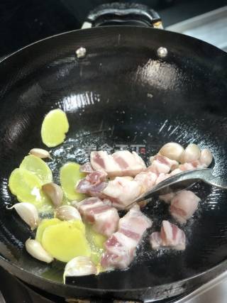 教程:怎样自制一份泥鳅烧肉(图文)?