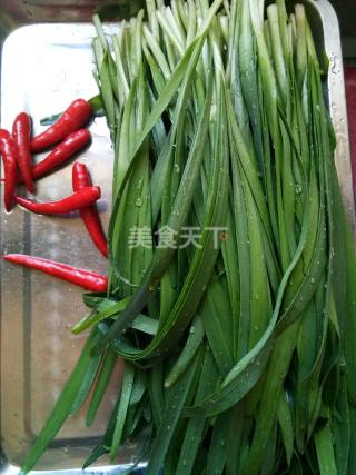 米椒炝韭菜的厨房做法(图文)
