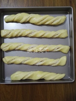 图解:椰蓉面包棒的手工自制法