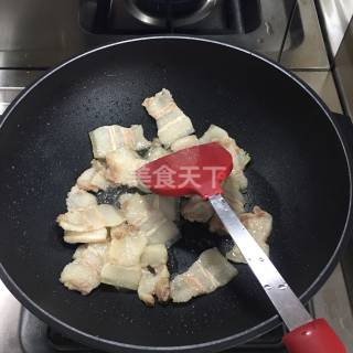 怎样自制一份小炒五花肉(图文教程)?