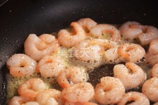 五彩鲜蔬虾饼的厨房手工做法(图解)