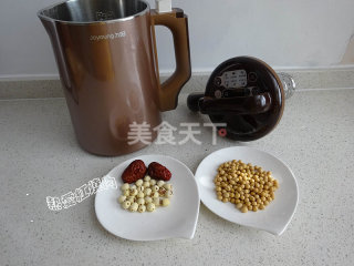 豆制饮品:黄豆莲子豆浆的家庭自制做法