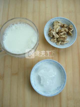牛奶核桃露(果汁饮品)的手工自制