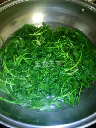 猪肉荠菜饺子的手工做法(图文)
