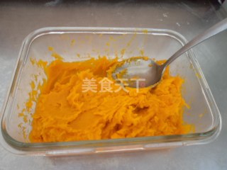南瓜面包的(图示)手工制作
