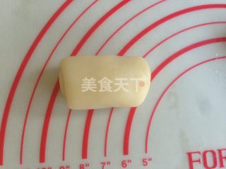 图:植物油版老婆饼的手工自制