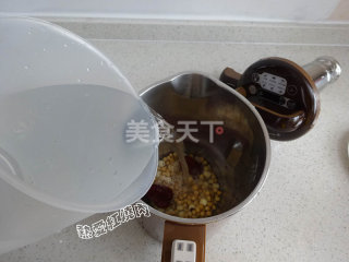 豆制饮品:黄豆莲子豆浆的家庭自制做法