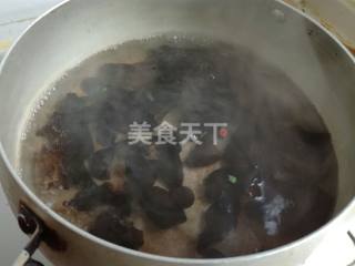 山药木耳炒腐竹的厨房做法(图文)