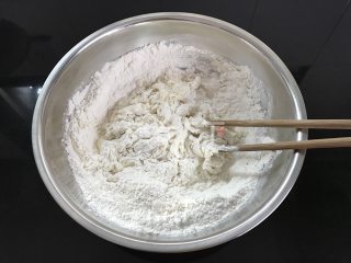 莲藕糯米汽水包的图解手工做法