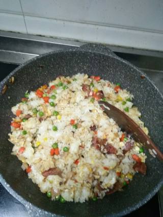 图文:香肠焗饭(主食)的自制做法