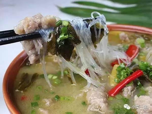 最新的几道农家菜谱:酸菜粉丝滑肉汤...