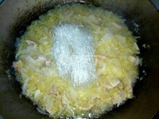 怎样自制一份酸菜五花肉(图文教程)?