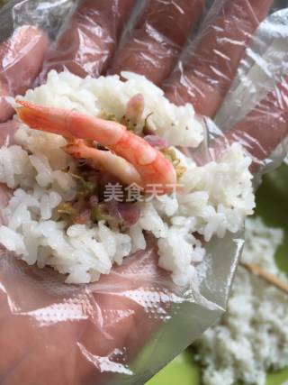 图文:荆花甜虾饭团(主食)的自制做法
