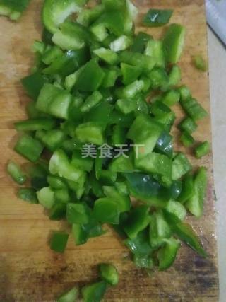 自制炫彩腊肠焖饭的手工做法(图示)