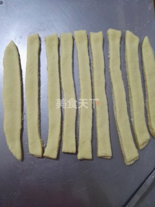 图解:椰蓉面包棒的手工自制法