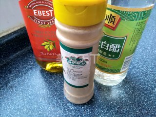 凉拌菜:香椿贝尖拌莴笋的厨房做法