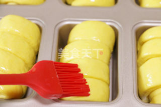 南瓜肉松芝麻包的烘焙自制做法