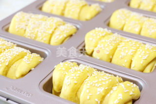 南瓜肉松芝麻包的烘焙自制做法