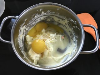 (图文)大理石纹焦糖乳酪磅蛋糕的烘焙做法