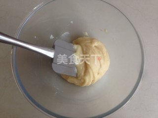 图:植物油版老婆饼的手工自制
